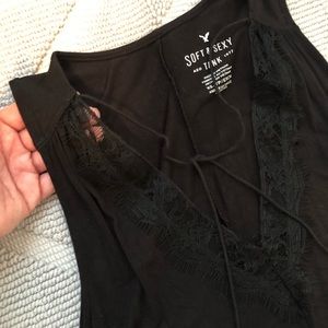 American Eagle Black Lace V Neck Emb Tank 🎱
